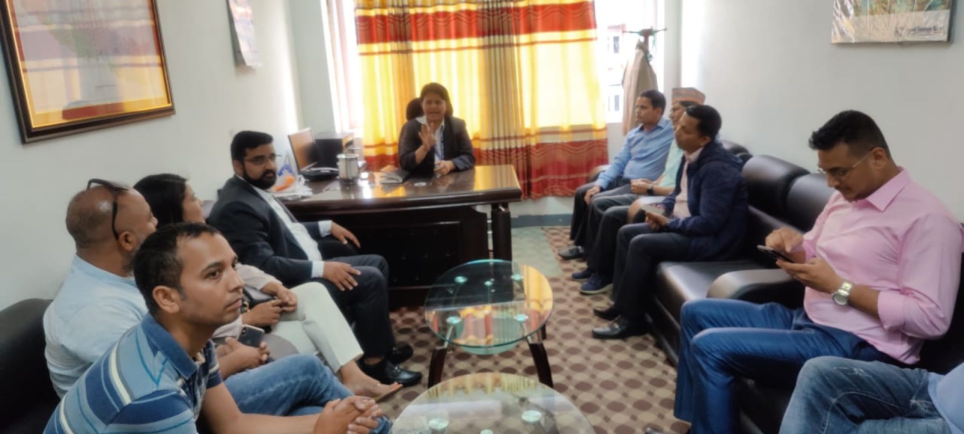 ब्रोकर लाइसेन्स रोक्ने निर्देशन खारेज गर्न माग, अर्थ समितिलाई बुझायो ज्ञापन